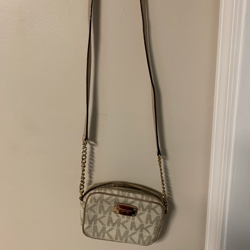 Michael kors cross body